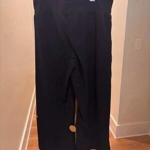 #231 Lululemon  GOUCHO - Size 10- 23' inseam - pockets